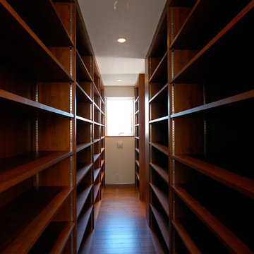 宙に浮かんだ書斎 H-House