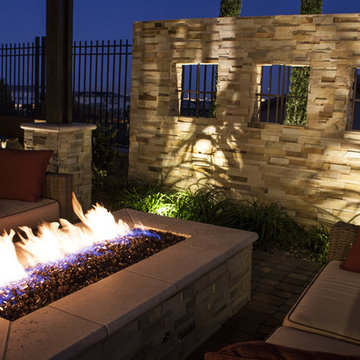 OUTDOOR LIVING