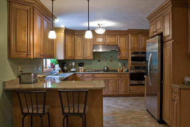 Kitchen - traditional kitchen idea in Providence