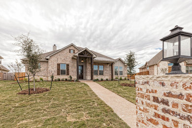 Inspiration for a craftsman exterior home remodel in Austin
