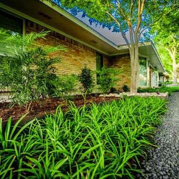 Mid-Century Modern Curb Appeal | Preston Hollow Architectural Pathways