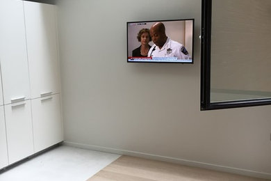 Example of a minimalist home design design in Other