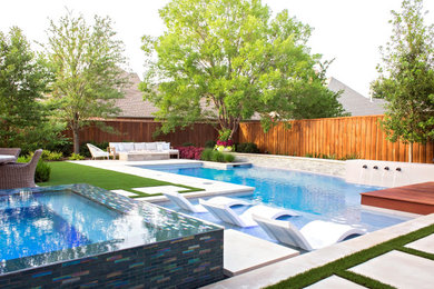 Trendy pool photo in Dallas