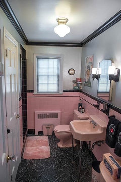 Need paint color for 1950's pink tile bathroom