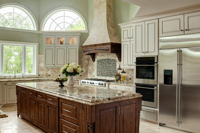 Inspiration for a timeless kitchen remodel in Chicago