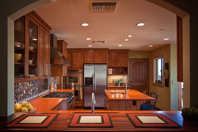 Example of a classic kitchen design in Phoenix
