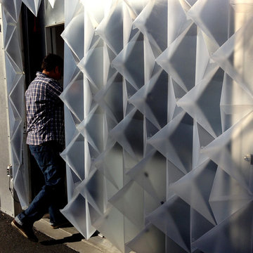Interactive Gallery Facade