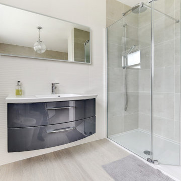 Light & Airy Bathroom in Hove, East Sussex