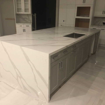 Calacatta Luccia Quartz Kitchen