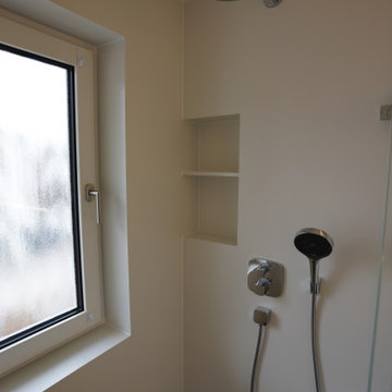 Aus einem Badezimmer wird ein Duschbad der extra Klasse