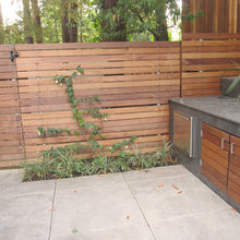 Privacy screen for hot tub