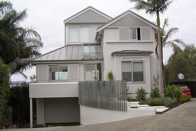 Inspiration for a contemporary exterior home remodel in Auckland