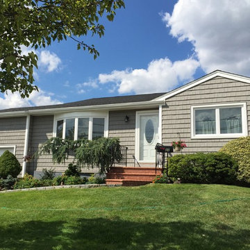 Massapequa Siding - Storm Shakes with Bow Window and Black Roof
