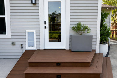Minimalist porch photo