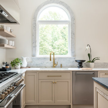 DULUTH -  Warm and Modern Kitchen