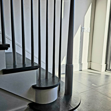 Project #112 | Traditional Staircase with Continuous Rail System
