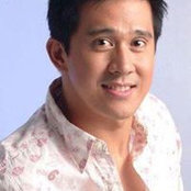 Jun Dela Cruzs foto