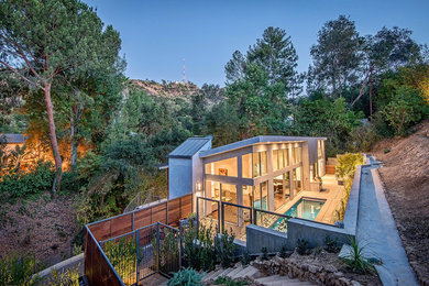 Inspiration for a contemporary exterior home remodel in Los Angeles