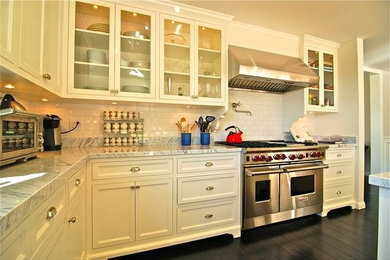 Inspiration for a contemporary kitchen remodel in Los Angeles