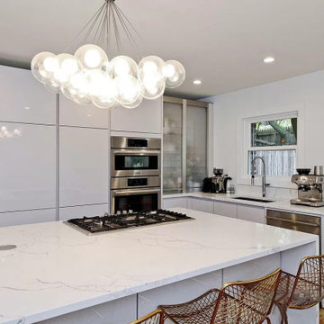 Kitchen with very highend cabinets and appliances