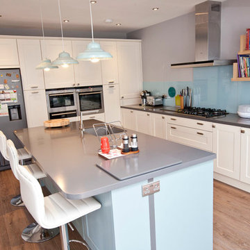 Vibrant and Modern Kitchen Extension