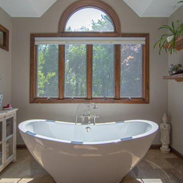 Traditional Style Master Bathroom with Stand Alone Soaking Tub