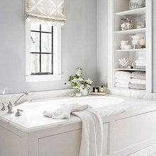 Master bath: tub