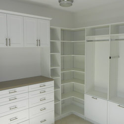 Artci White Walk-in; Silver Spring, MD - Hampers
