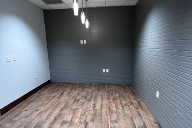Home gym photo in Other