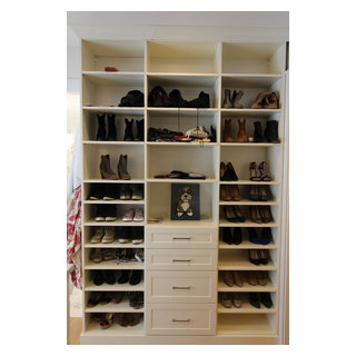 A super organized closet in Indianapolis - Transitional - Closet
