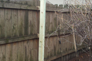 Example of an exterior home design in Cleveland