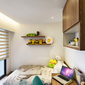Trivelis, Singapore