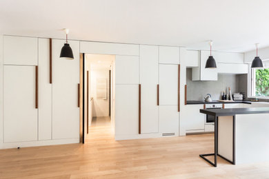 Idée de décoration pour une salle à manger design.