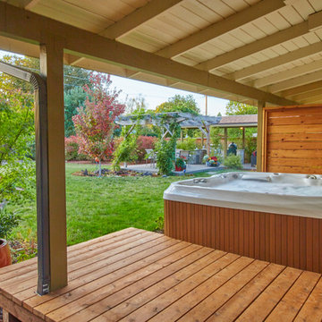 Eugene Outdoor Living Space with Kitchen and Hot Tub