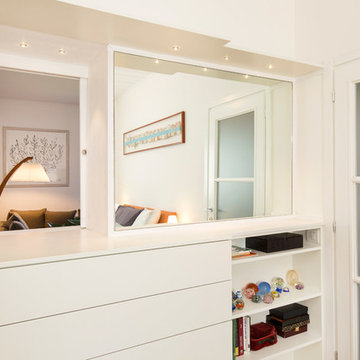 Appartamento in boiserie bianca