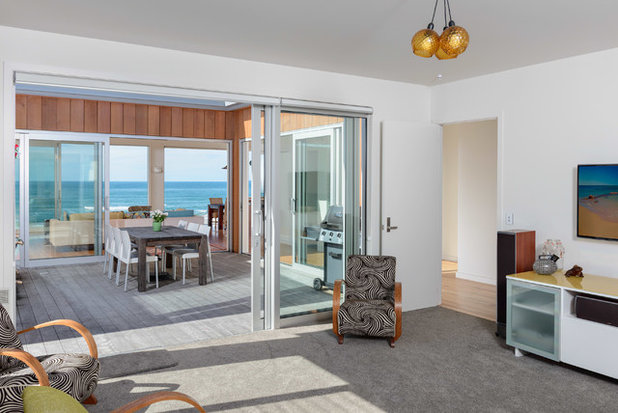 Beach Style  by Will Tatton Architecture