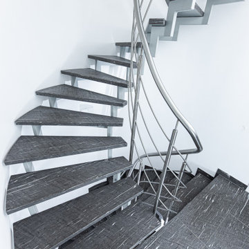 Alle hielten es für unmöglich. Treppenhaus ohne Abriß mit Stein modernisieren