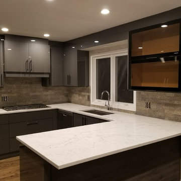 Bloomfield Modern Kitchen EuroStyle
