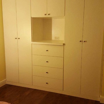 REACH IN CLOSETS