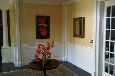 Example of an entryway design in Dallas