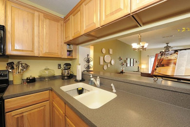 Inspiration for a transitional kitchen remodel in Austin