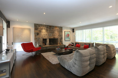 Minimalist family room photo in New York