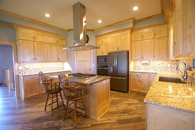 Arts and crafts kitchen photo in Milwaukee