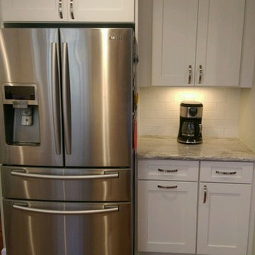 Ice White Shaker Kitchen