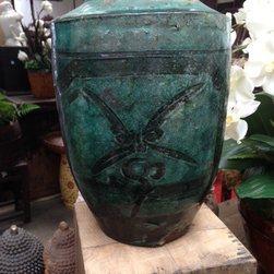 Asian Antiques and Statues - Vases