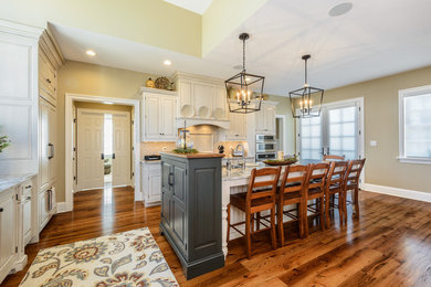 Kitchen - transitional kitchen idea in Other