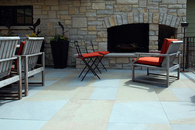 Elegant patio photo in Chicago