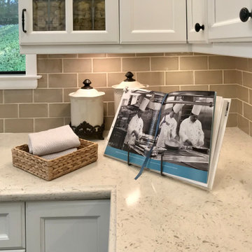 Pretty Kitchen in Black & White