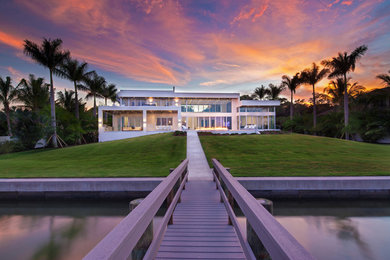 Inspiration for a contemporary exterior in Tampa.