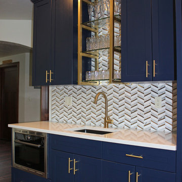 Kitchenette / Wet Bar Design: Mid Continent Cabinetry